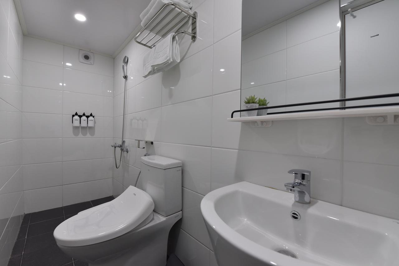 Mono House Hongdae 5 Hotel Seoul Exterior photo