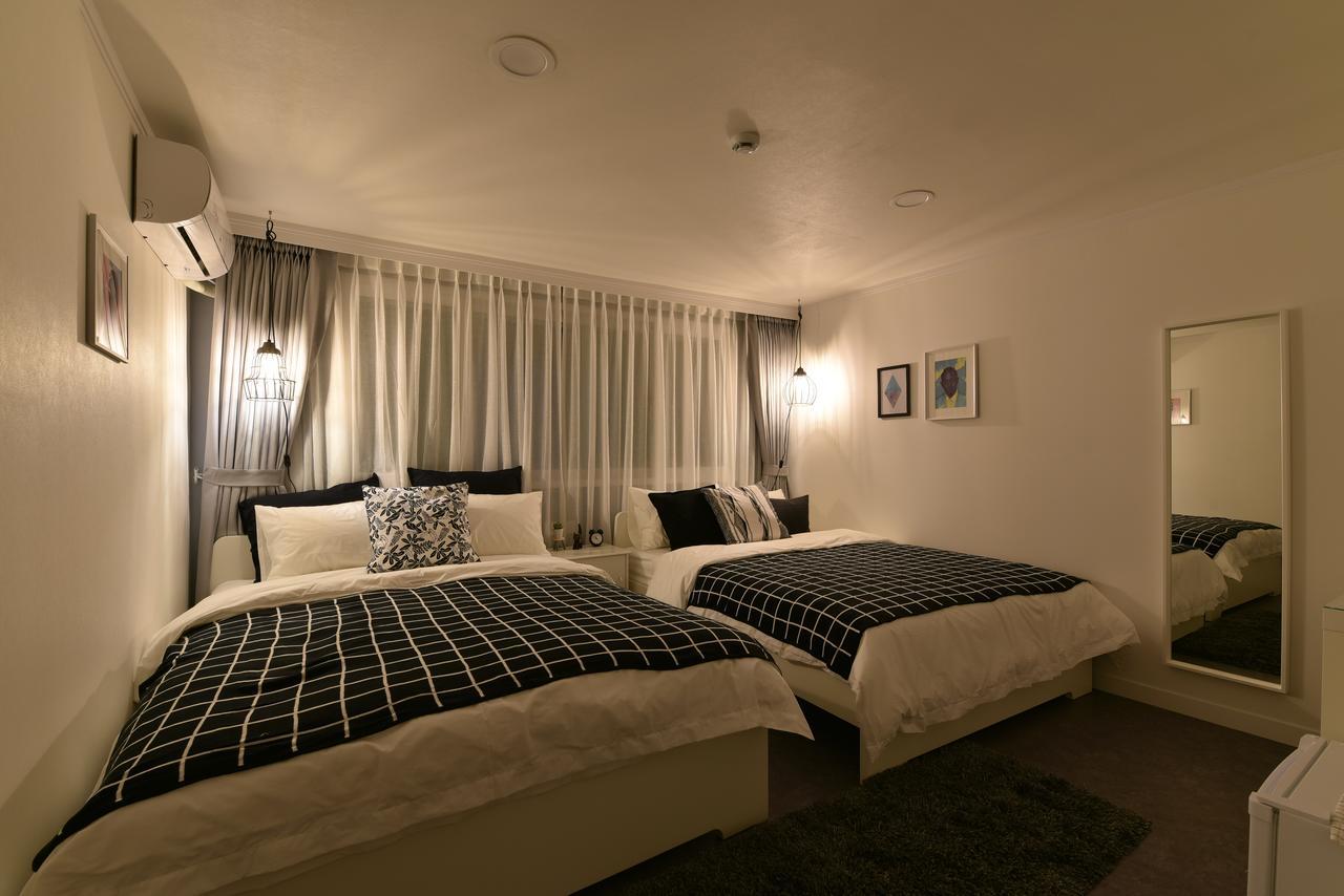Mono House Hongdae 5 Hotel Seoul Exterior photo